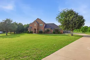 160 Kelly Dr, Waxahachie, TX 75167 - Photo 4