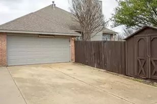 5837 Poole Dr, The Colony, TX 75056 - Photo 10