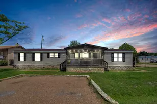 5402 Clear View Dr, Granbury, TX 76048 - Photo 1