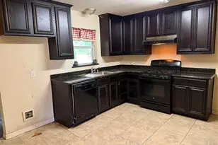 2104 Utica Dr, Dallas, TX 75227 - Photo 2