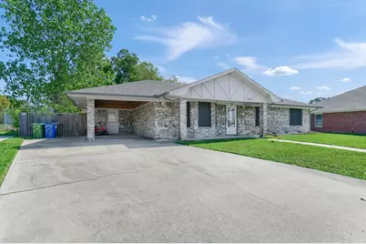 101 Sara Court, Collinsville, TX 76233 - Photo 2