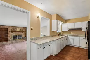 1810 Ridgewood St, Irving, TX 75062 - Photo 6