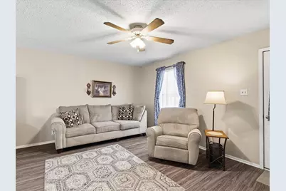 209 W Huffman Street, Krum, TX 76249 - Photo 6