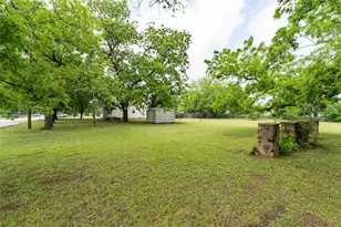 306 Owens St, Bridgeport, TX 76426 - Photo 10