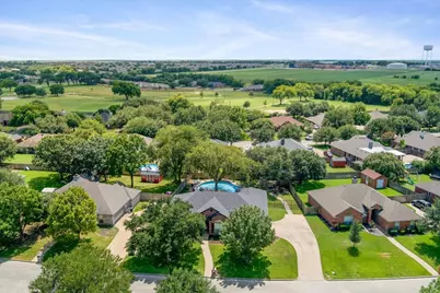 228 Greystone Drive, Hewitt, TX 76643 - Photo 2