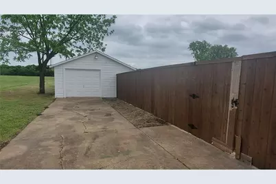 1237 S Waco Street, Van Alstyne, TX 75495 - Photo 14