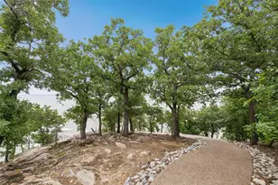 826 Cimmarron Bay Dr, Runaway Bay, TX 76426 - Photo 18