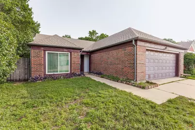 4617 Feathercrest Drive, Fort Worth, TX 76137 - Photo 2