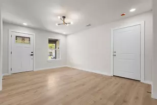 314 NW 15th St, Grand Prairie, TX 75050 - Photo 6