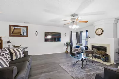 217 Sunset Oaks Drive, Fort Worth, TX 76112 - Photo 8