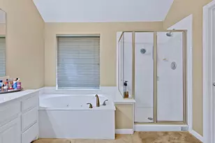 6305 Clear Pool Dr, Arlington, TX 76018 - Photo 18
