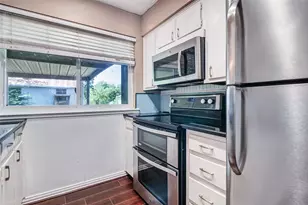 832 Cherry St, Wolfe City, TX 75496 - Photo 10