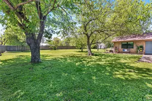 832 Cherry St, Wolfe City, TX 75496 - Photo 2