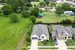 1237 Levee Ln, Kennedale, TX 76060 - Photo 2