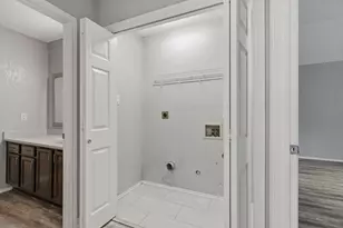 1800 Pine Ridge Dr, Bedford, TX 76021 - Photo 20