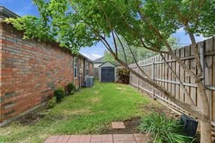 1800 Pine Ridge Dr, Bedford, TX 76021 - Photo 28
