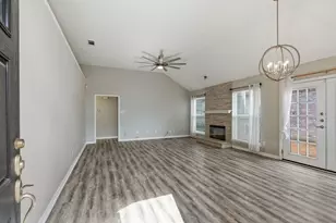 1800 Pine Ridge Dr, Bedford, TX 76021 - Photo 4