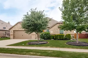 604 Hummingbird, Crowley, TX 76036 - Photo 2