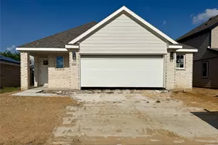 8009 Charlestown Ln, Fort Worth, TX 76140 - Photo 2