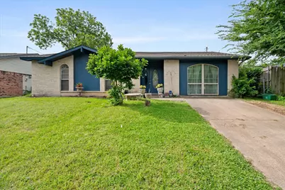 609 Columbine Lane, Grand Prairie, TX 75052 - Photo 1