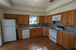212 Lanham Ct, White Settlement, TX 76108 - Photo 6
