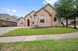 9029 Reata W Dr, Benbrook, TX 76126 - Photo 2