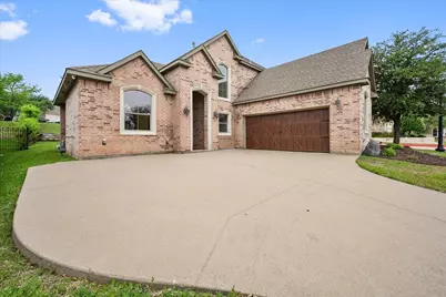 9029 Reata West Drive, Benbrook, TX 76126 - Photo 4