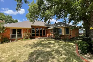 506 Baltusrol Cir, Garland, TX 75044 - Photo 2