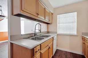 601 St Charles Dr, Arlington, TX 76013 - Photo 10