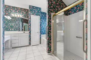 1213 Holly Hill Dr, Grand Prairie, TX 75052 - Photo 20