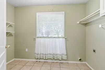 1213 Holly Hill Drive, Grand Prairie, TX 75052 - Photo 28
