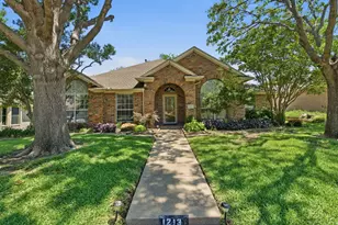 1213 Holly Hill Dr, Grand Prairie, TX 75052 - Photo 4