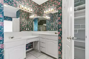 1213 Holly Hill Dr, Grand Prairie, TX 75052 - Photo 22
