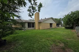 3126 Oak Hill Rd, Carrollton, TX 75007 - Photo 26