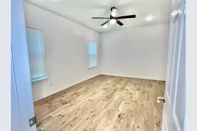 2811 Silkwood Street, Dallas, TX 75215 - Photo 8