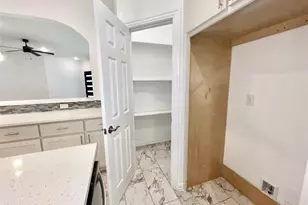 2811 Silkwood St, Dallas, TX 75215 - Photo 8
