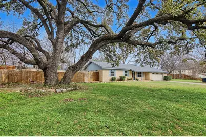 405 Torrey Street, Granbury, TX 76048 - Photo 2
