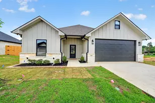213 Central Park Ct, Athens, TX 75751 - Photo 2