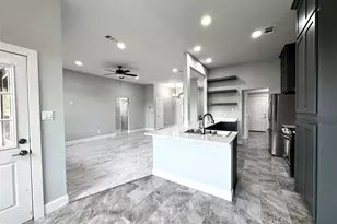 226 Lakeview Dr, Runaway Bay, TX 76426 - Photo 8