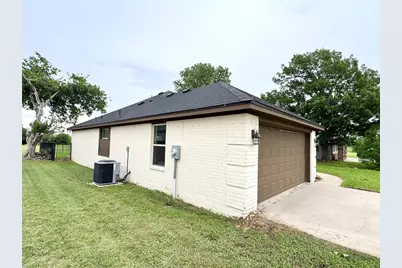 226 Lakeview Drive, Runaway Bay, TX 76426 - Photo 2