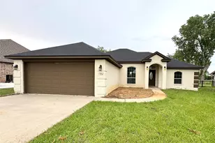 226 Lakeview Dr, Runaway Bay, TX 76426 - Photo 1