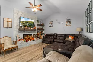 421 / 423 Bond St, Hillsboro, TX 76645 - Photo 6