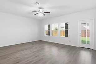 10201 Sunnyview Ln, Aubrey, TX 76227 - Photo 10