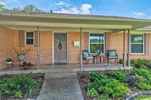 6221 Berryhill St, Dallas, TX 75231 - Photo 2
