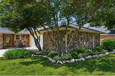 310 Navajo Trail, Gainesville, TX 76240 - Photo 4