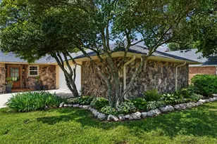 310 Navajo Trail, Gainesville, TX 76240 - Photo 4