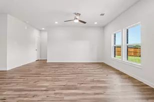 709 Vineyard Wy, Forney, TX 75126 - Photo 4