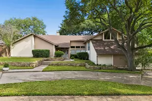 9530 Moss Haven Dr, Dallas, TX 75231 - Photo 2
