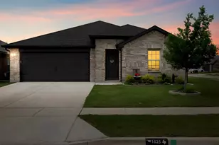 1625 Kirby Ln, Lancaster, TX 75146 - Photo 2