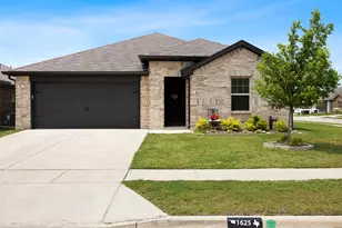 1625 Kirby Ln, Lancaster, TX 75146 - Photo 2